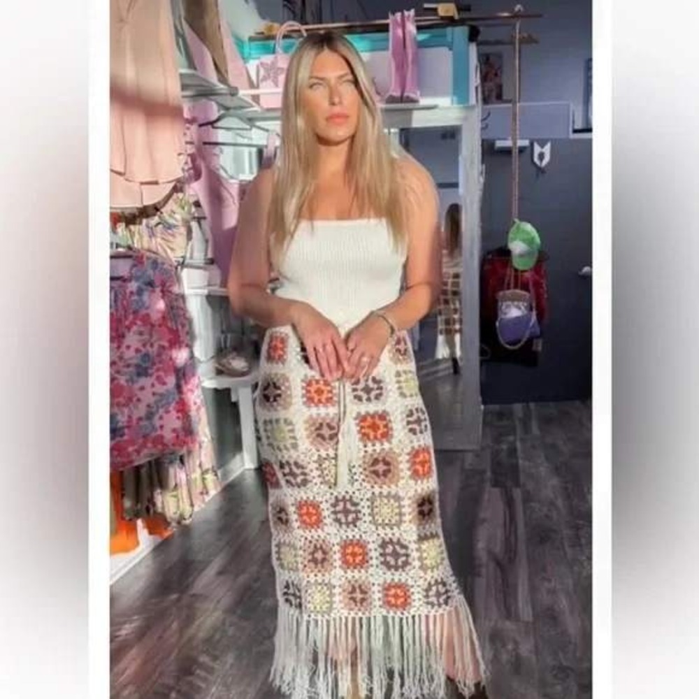POL Crochet Square Knit Maxi Skirt Size L Tassel Fringe Boho Grandma Core Cream - Picture 11 of 11